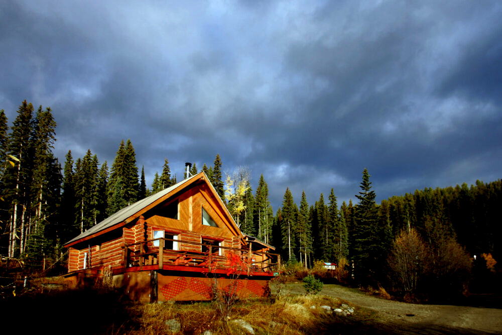 Cabin Rentals and Fishing in Lake Country, BC Beaver Lake Resort